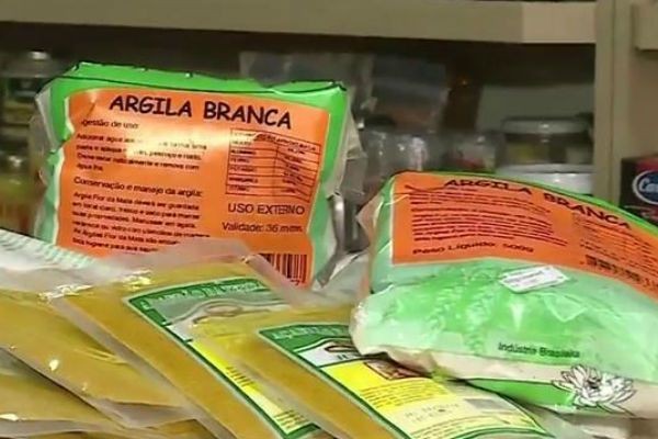 Onda naturalista substitui pasta de dente por argila