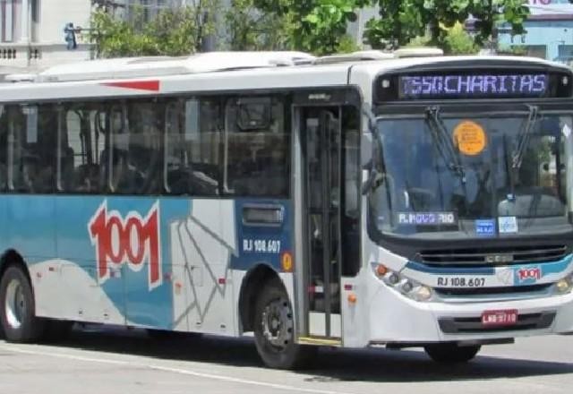 Imagem da noticia Dois suspeitos são presos após assalto a ônibus no Rio de Janeiro