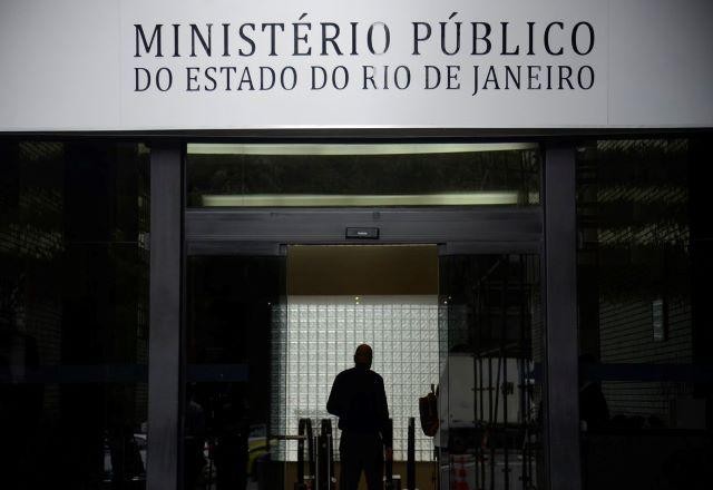 MP acha quase R$ 2 mi na casa de delegada, em operação contra jogos de azar