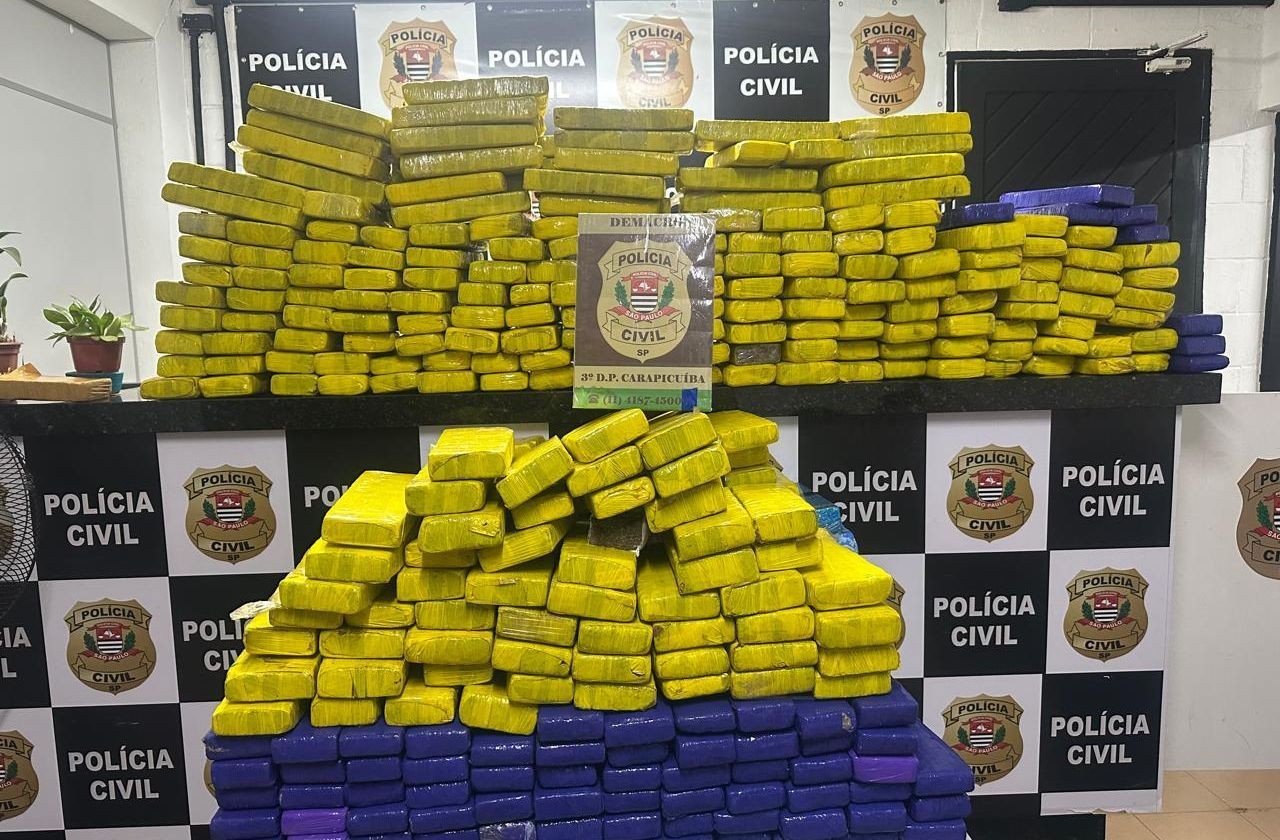 Imagem da noticia Polícia apreende 336 kg de maconha em caminhão na Grande SP; motorista é preso