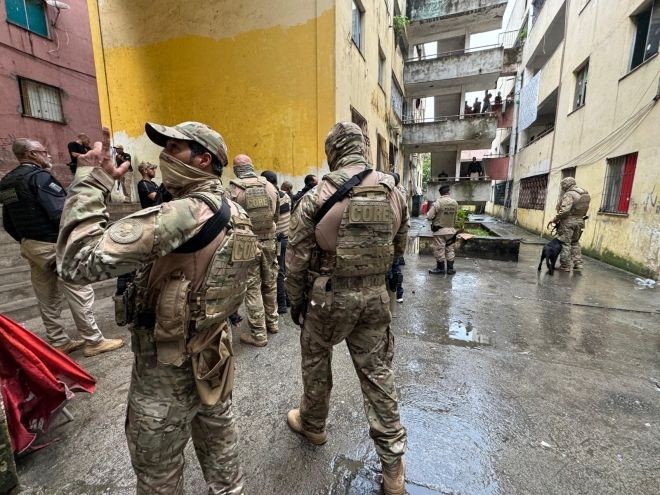 Imagem da noticia Suspeitos de envolvimento com tráfico de drogas são presos em Salvador