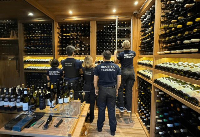 Imagem da noticia Receita Federal faz operação contra comércio ilegal de vinhos de luxo em São Paulo