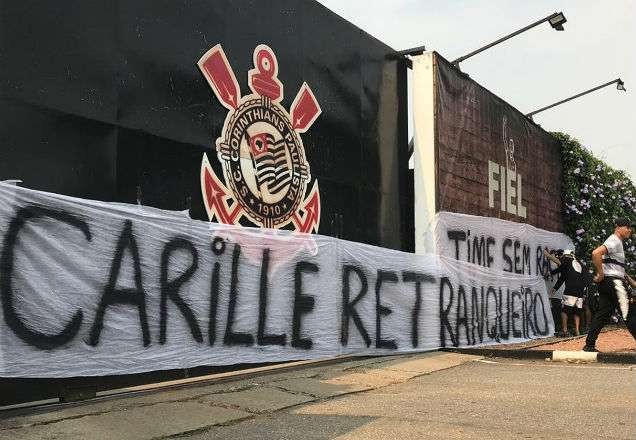 Imagem da noticia Organizada protesta em frente ao CT do Corinthians
