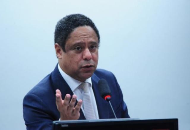 Imagem da noticia Congresso e governo querem lei mais dura contra fake news