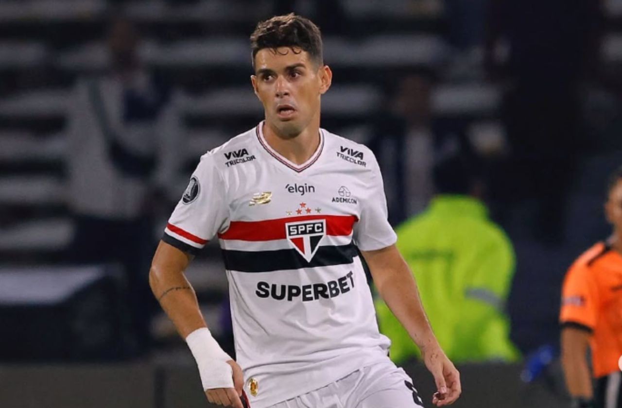 Imagem da noticia Oscar, jogador do São Paulo, é internado após apresentar alterações cardíacas