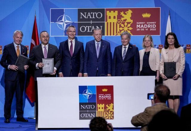 Imagem da noticia Otan formaliza convite à Suécia e Finlândia para se juntarem à aliança militar