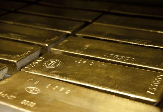 Imagem da noticia Ouro dispara e passa de US$ 2.009,00 nos primeiros negócios do dia