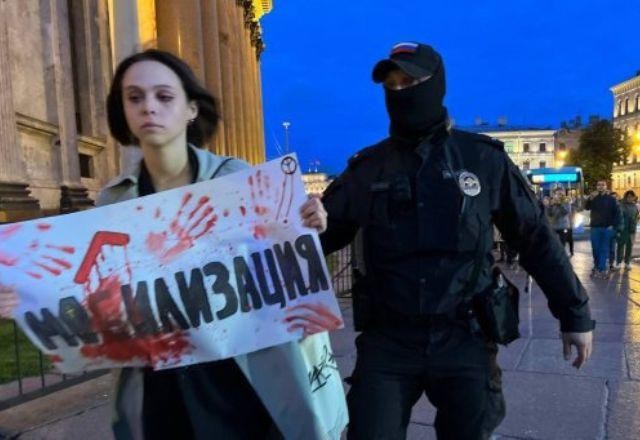 Imagem da noticia Rússia: detidos em protesto são intimados a se alistarem no exército