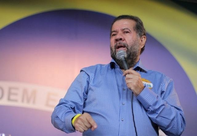 Imagem da noticia PDT protocola pedido de impeachment contra Bolsonaro por perdão a Silveira