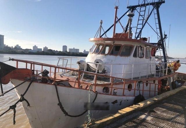 Imagem da noticia Grupo que usou barco de pesca para tráfico internacional de droga é alvo da PF