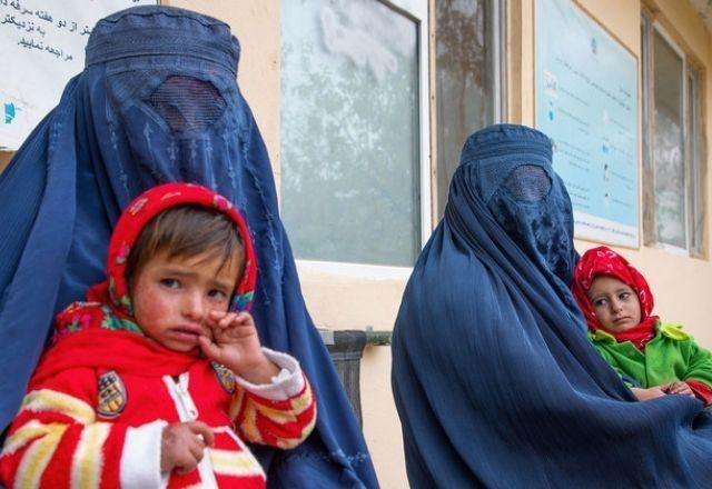 Imagem da noticia Afeganistão: 7 em cada 10 famílias precisam pedir comida para sobreviver