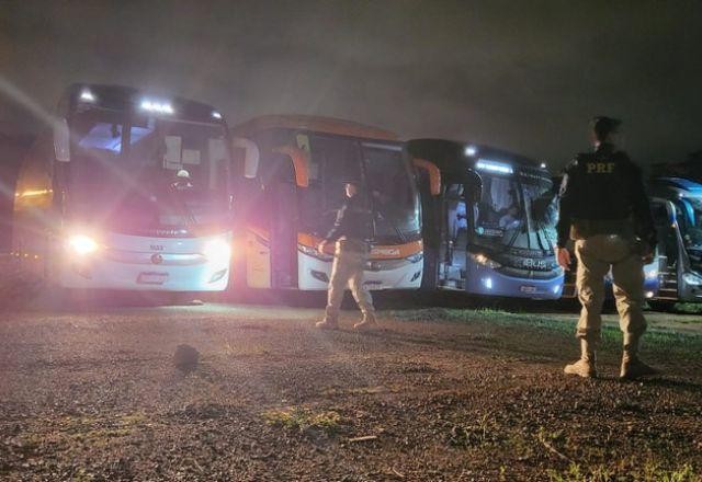 Imagem da noticia PRF apreende 65 ônibus que participaram dos atos criminosos em Brasília