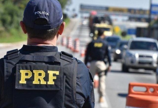 Imagem da noticia MPF diz que PRF não cumpre medidas suficientes para liberar rodovias