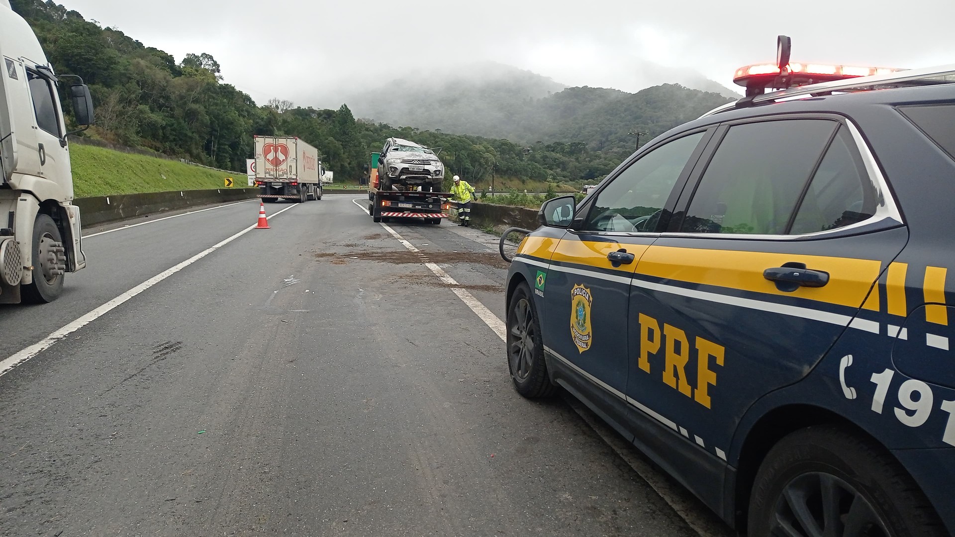 Trecho da rodovia onde Dunga capotou carro tem muitos acidentes, afirma PRF