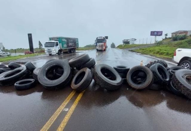 Imagem da noticia Bloqueios em rodovias expõem captura da PRF pelo governo Bolsonaro