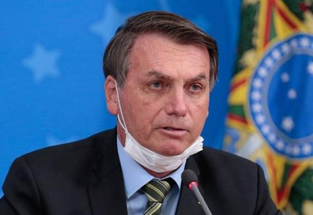 Imagem da noticia Bolsonaro acusa Barroso de agir politicamente ao determinar CPI