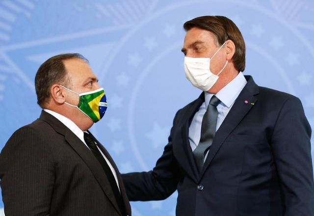 Imagem da noticia Bolsonaro faz reunião com Pazuello para definir futuro de militar no governo