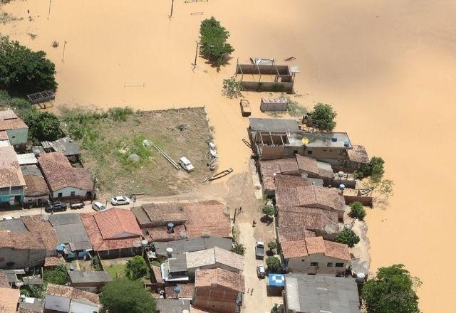 Imagem da noticia Chuvas na Bahia: sobe para 164 número de cidades em estado de emergência
