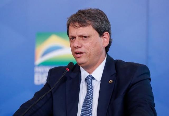 Leilões são resposta de Bolsonaro a empresários, diz Tarcísio Freitas