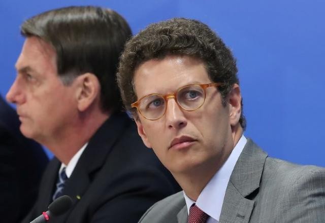 Imagem da noticia MPSP processa Salles e mais 12 pessoas por irregularidades sanitárias