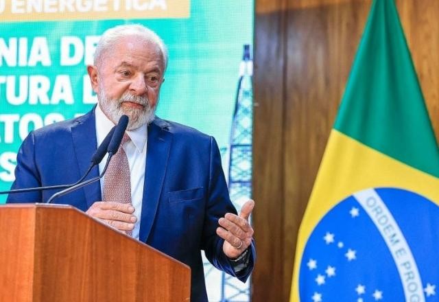 Brasil Agora: Lula passa por cirurgia de baixo risco no quadril