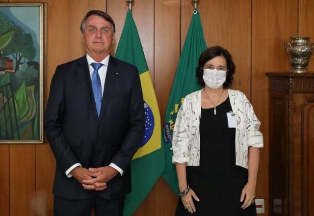 Bolsonaro confirma Nísia Trindade por mais 4 anos na presidência da Fiocruz