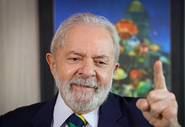 Imagem da noticia Lula tem 48% das intenções de voto e supera Bolsonaro, diz Datafolha