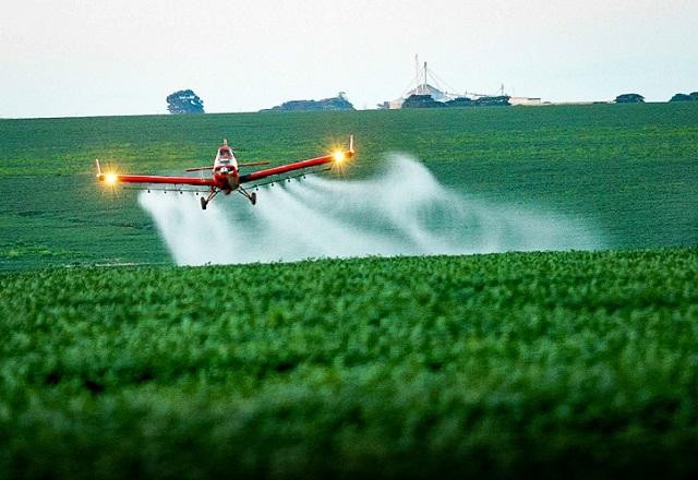 Imagem da noticia Projeto que flexibiliza uso de agrotóxicos é criticado por ambientalistas