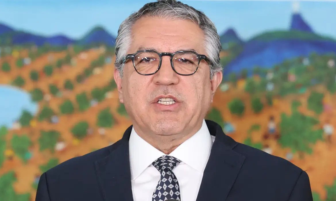 Imagem da noticia Padilha diz que “emendas pix” vão passar para de "fundo a fundo"