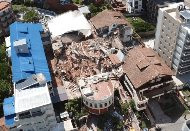 Imagem da noticia Desabamento de hotel na Argentina deixa ao menos um morto;  bombeiros buscam 10 pessoas nos escombros