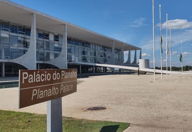 Imagem da noticia Por ordem de Lula, grades de proteção do Palácio do Planalto são retiradas