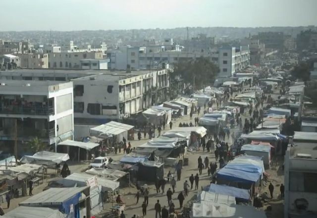 Imagem da noticia Palestinos começam a voltar para casa após início do cessar-fogo