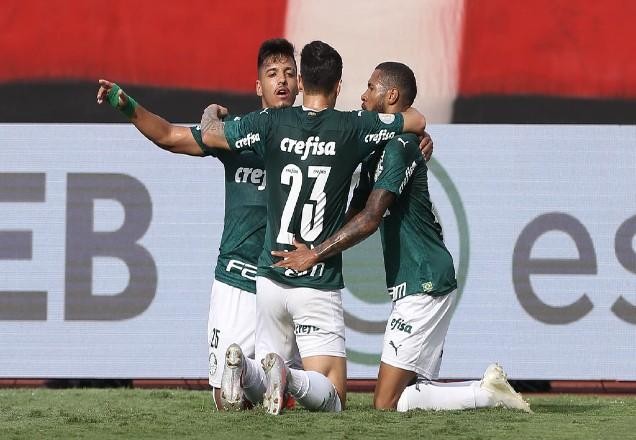 Palmeiras inicia sequência de partidas decisivas sem um novo técnico