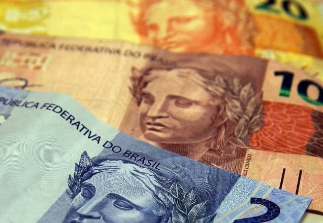 Imagem da noticia Pandemia derruba renda em 20,1%, diz estudo da FGV