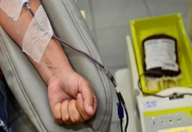 Pandemia provoca queda na doação de sangue e preocupa hemocentros