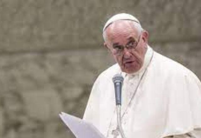 Imagem da noticia "A terceira guerra mundial 'em partes' agora é total", diz Papa Francisco