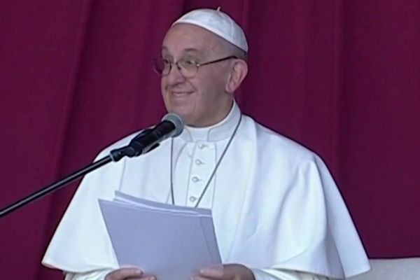Imagem da noticia Papa rejeita radicalismo e diz que único extremismo permitido é o da caridade