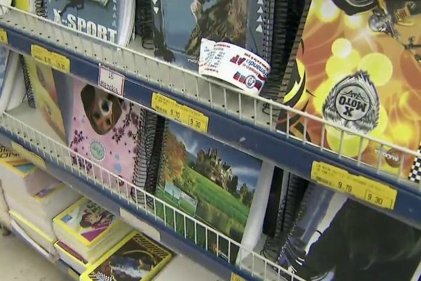 Imagem da noticia Para escapar do reajuste, pais adiantam compra do material escolar