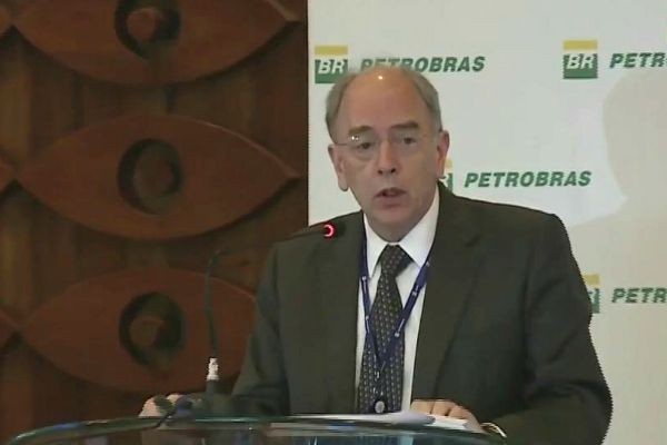 Parente não resistiu à pressão por mudanças na política de preços da Petrobras
