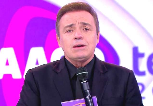 Imagem da noticia Parentes e amigos participam de missa em homenagem a Gugu Liberato