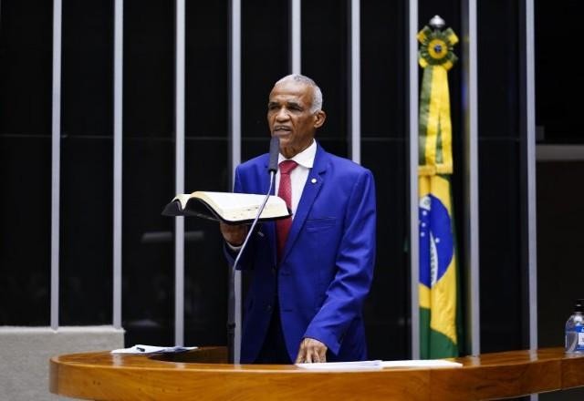 Imagem da noticia Câmara aprova PL que proíbe alterações nos textos da Bíblia