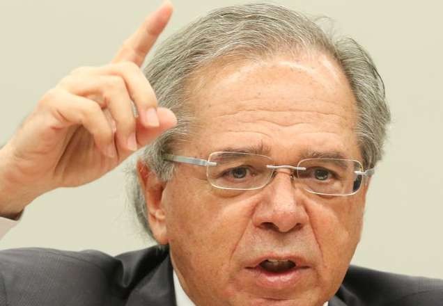 Paulo Guedes prevê "ano novo muito bom pela frente" para o Brasil