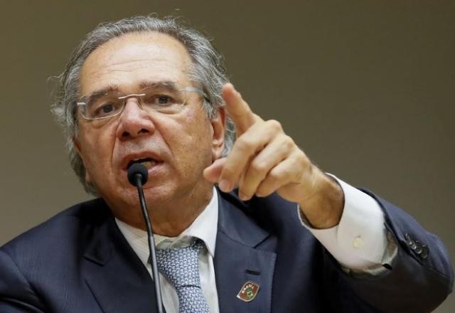 Guedes diz ter saído de offshore e que caso é "barulho"