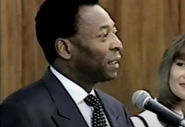 Imagem da noticia Relembre a vida e a carreira extracampo de Pelé, o maior jogador da história