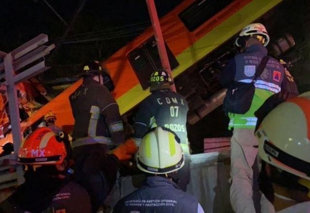 Pelo menos 20 morrem após viaduto com metrô desabar no México