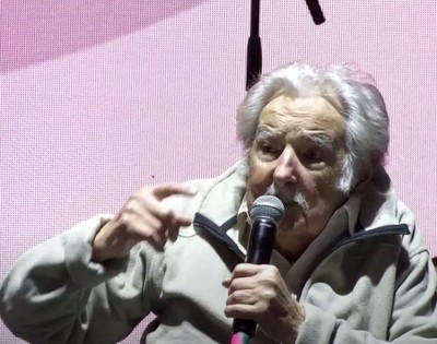 Eleição no Uruguai: Pepe Mujica participa de comício e emociona com discurso em tom de despedida 