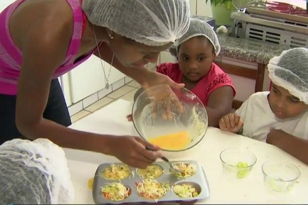 Imagem da noticia Pesquisa aponta que brasileiros não consomem frutas e verduras diariamente