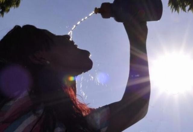 Desmaios, confusões mentais e até a morte: entenda os possíveis efeitos do calor extremo