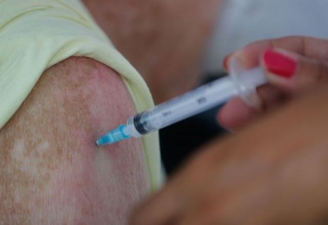 Imagem da noticia Testes da vacina da Janssen no Brasil descartam efeitos colaterais