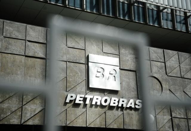 Imagem da noticia Petrobras e ANP celebram acordo de R$ 830 milhões para pagamento de participações governamentais